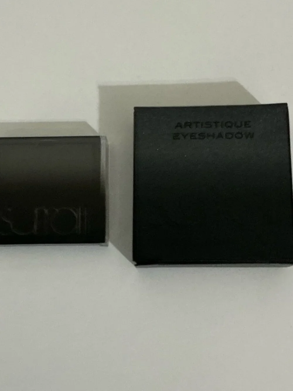 Surratt artistique eyeshadow